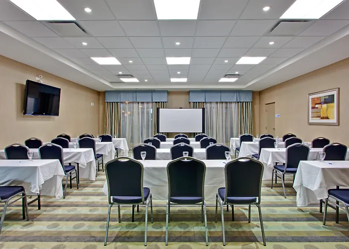 Holiday Inn Express & Suites Ottawa West - Nepean By Ihg